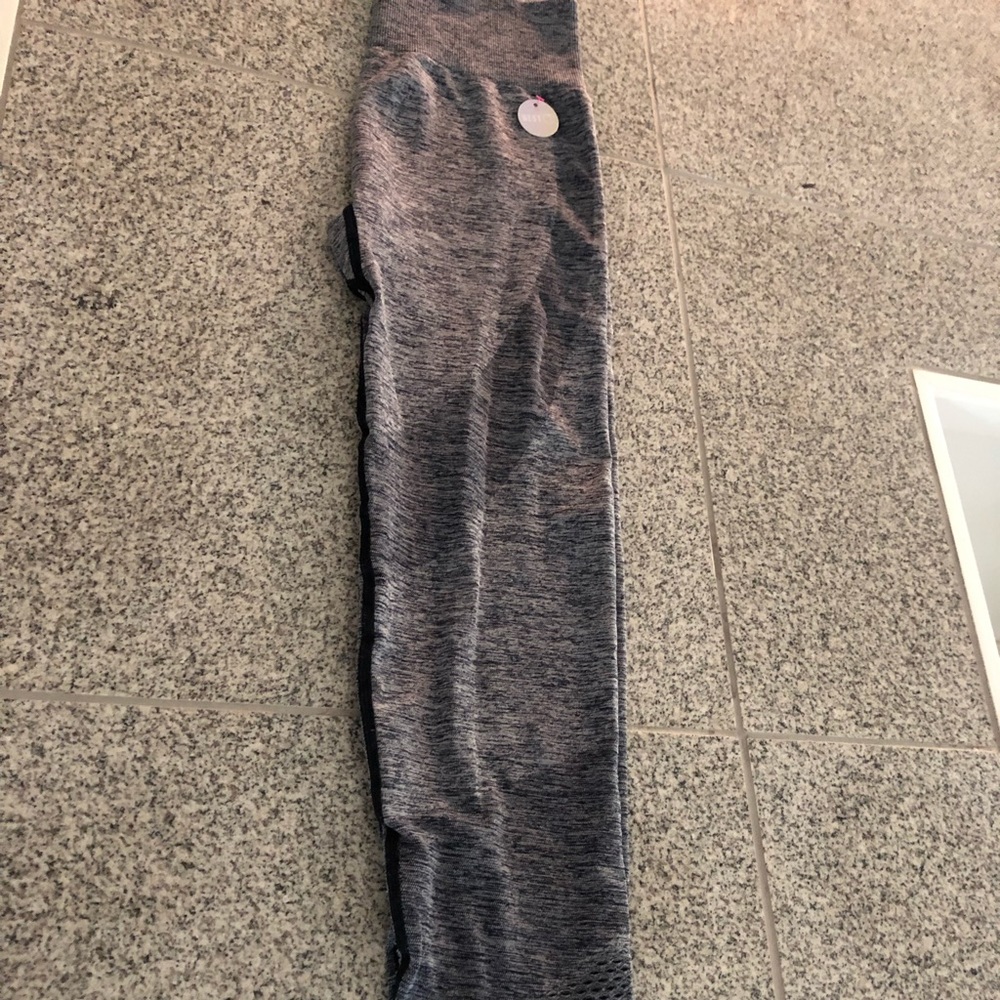 Seamless PINK leggings with tags
